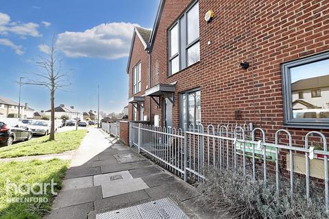 Windmill Lane, Greenford 3 bed terraced house for sale