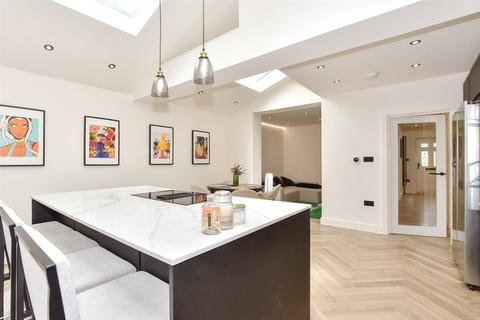 Northgate Road, Crawley RH10 3 bed end of terrace house for sale