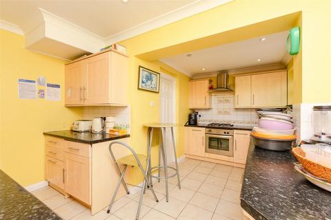 Teignmouth Road, Welling DA16 4 bed semi