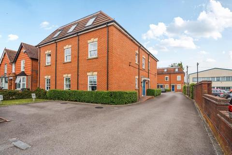 Thatcham,  Berkshire,  RG18 1 bed flat for sale
