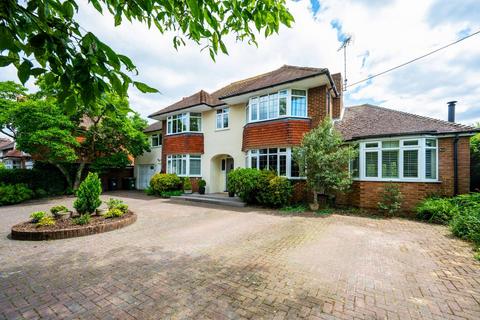 The Street, Guildford, Farnham, GU10 6 bed detached house for sale
