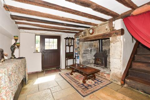 Lower Street, Pulborough RH20 2 bed cottage for sale