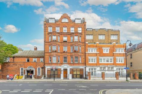 Tavistock Place, London WC1H 3 bed flat for sale