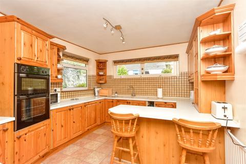Stephens Close, Faversham ME13 3 bed semi