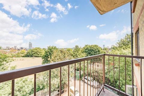Lewisham Way, London SE4 2 bed flat for sale