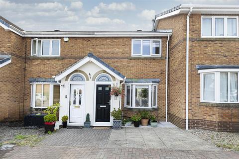 Wentworth Avenue, Huddersfield HD8 2 bed townhouse for sale