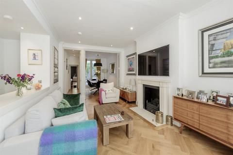 Cheniston Gardens, London, W8 2 bed flat for sale