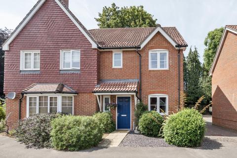 Claines Street, Holybourne, Alton... 3 bed semi