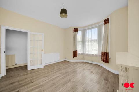 Murchison Road, Leyton E10 2 bed flat for sale