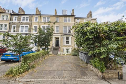 Friars Stile Road, Surrey 3 bed apartment for sale