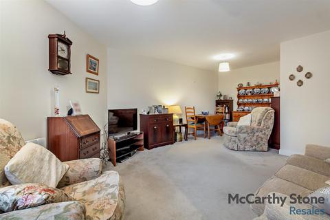 Tyefield Place, High Street... 1 bed apartment for sale