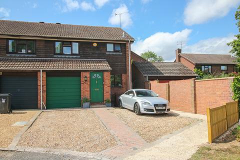 Agincourt Close, Wokingham, RG41 3 bed end of terrace house for sale
