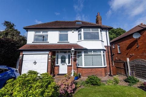 Chelwood Drive, Leeds LS8 5 bed detached house for sale