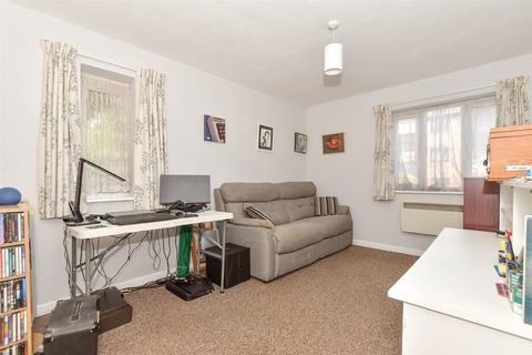Copperfields, Basildon SS15 1 bed ground floor flat for sale