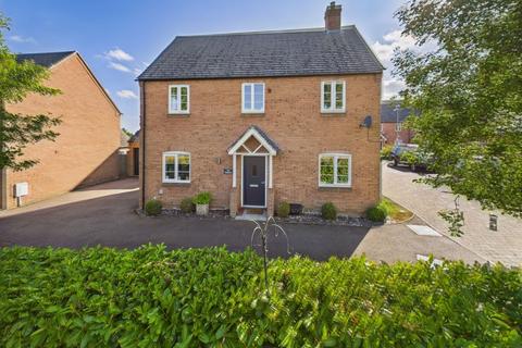Freemans Way, Greens Norton, NN12 4 bed detached house for sale