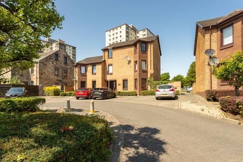 23 The Kyles, Kirkcaldy, KY1 2QG 1 bed flat for sale