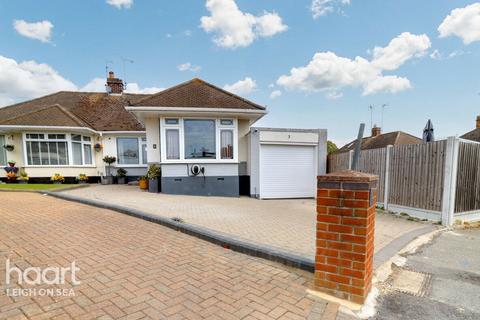 Fairway Gardens Close, Leigh