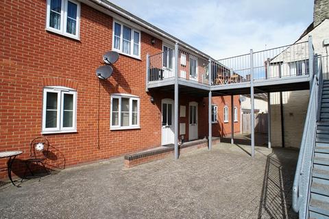Gilberts Lane SN6 2 bed apartment for sale