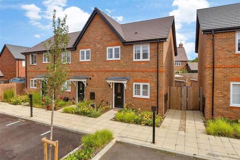 Buttercup Road, Horsham RH12 2 bed end of terrace house for sale