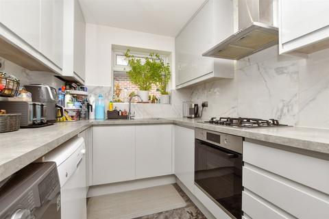 Park Court, Wallington SM6 2 bed maisonette for sale