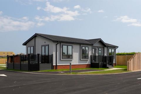 Littlehampton Marina, Ferry Road... 2 bed mobile home for sale