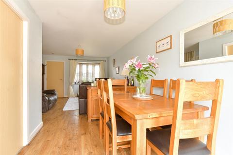 Larch End, Sheerness ME12 3 bed semi