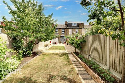 Colombo Road, Ilford 3 bed terraced house for sale