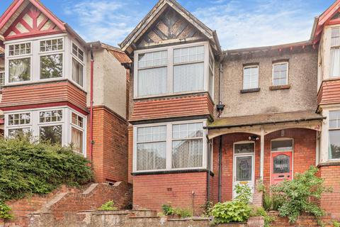 ROYAL AVENUE, SCARBOROUGH YO11 3 bed semi