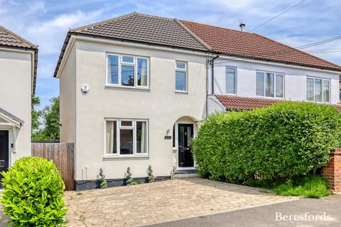 The Rising, Billericay, CM11 3 bed semi