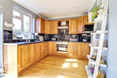 Coronation Crescent, Queenborough 3 bed semi