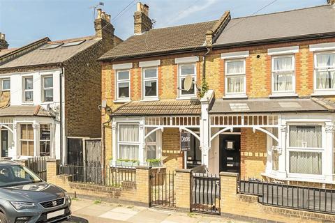 Albacore Crescent, London SE13 2 bed flat for sale