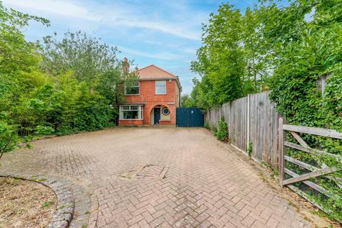 Larkman Lane, Bowthorpe 3 bed detached house for sale