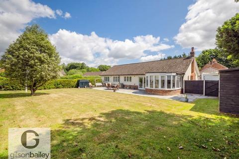 The Loke, Norwich NR13 4 bed detached bungalow for sale