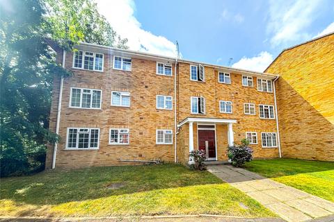 Waters Drive, Surrey TW18 2 bed flat for sale