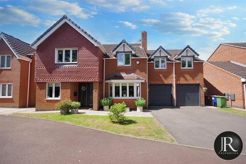 Eaton Drive, Rugeley WS15 5 bed detached house for sale