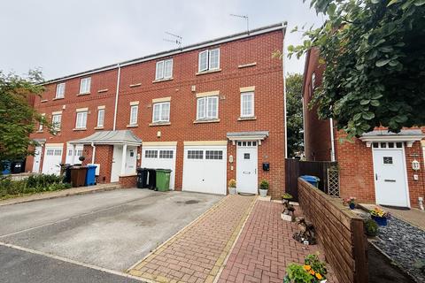 Cravenwood Road, Reddish 3 bed townhouse for sale