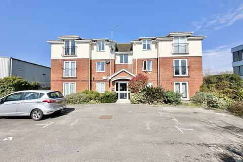 Newlands Road, Christchurch BH23 2 bed flat for sale