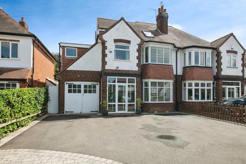 5 bedroom semi-detached house for sale
