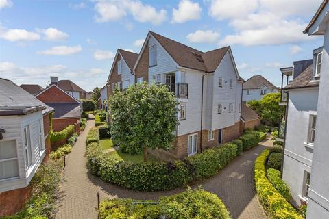 Spencer Place, West Malling ME19 2 bed flat for sale