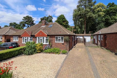 Linkway, Fleet GU52 3 bed semi