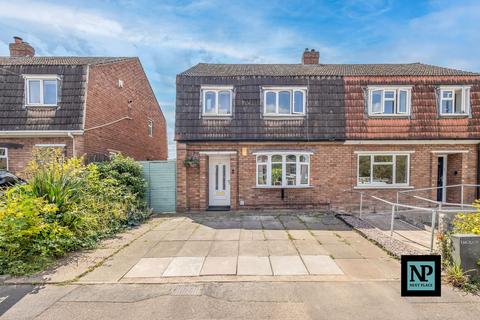 Macgregor Crescent, Tamworth, B77 3 bed semi