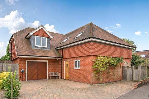 Vigus Close, Winchester, Hampshire, SO23 4 bed detached house for sale
