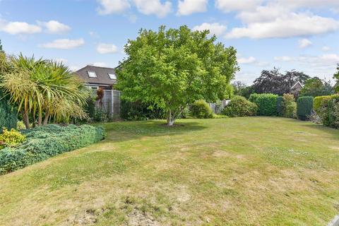 Nursery Avenue, Maidstone ME14 3 bed detached bungalow for sale