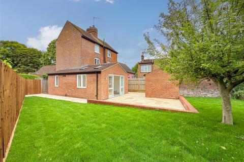West Common, Harpenden... 2 bed semi