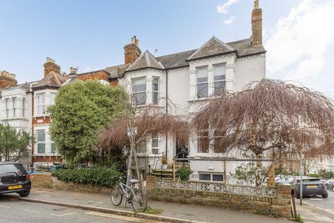 Woodside, London SW19 2 bed flat for sale