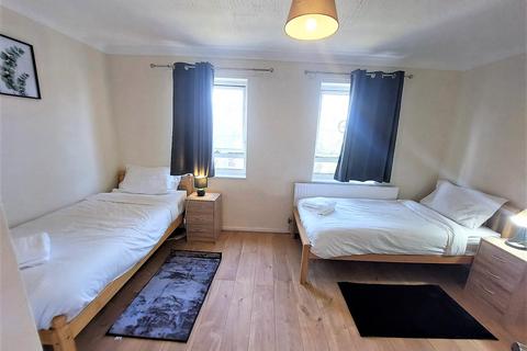 Castle Close, London E9 3 bed townhouse for sale