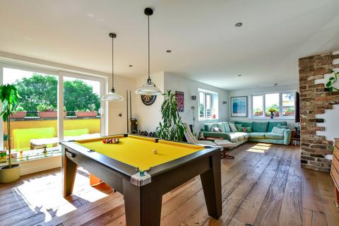 Ovaltine Drive, Ovaltine Court... 2 bed flat for sale