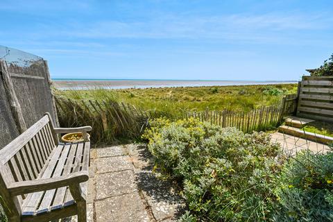 Coast Drive, Greatstone, Kent TN28 8NX 3 bed detached house for sale