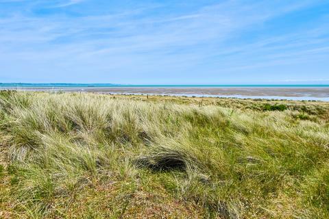 Coast Drive, Greatstone, Kent TN28 8NX 3 bed detached house for sale