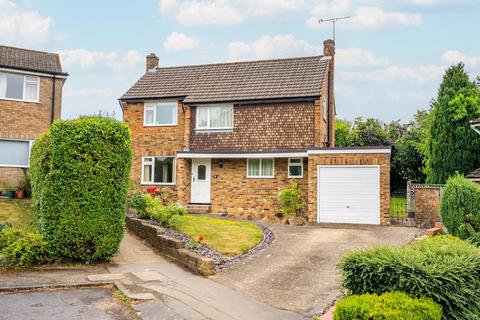 Meautys, Hertfordshire AL3 3 bed detached house for sale